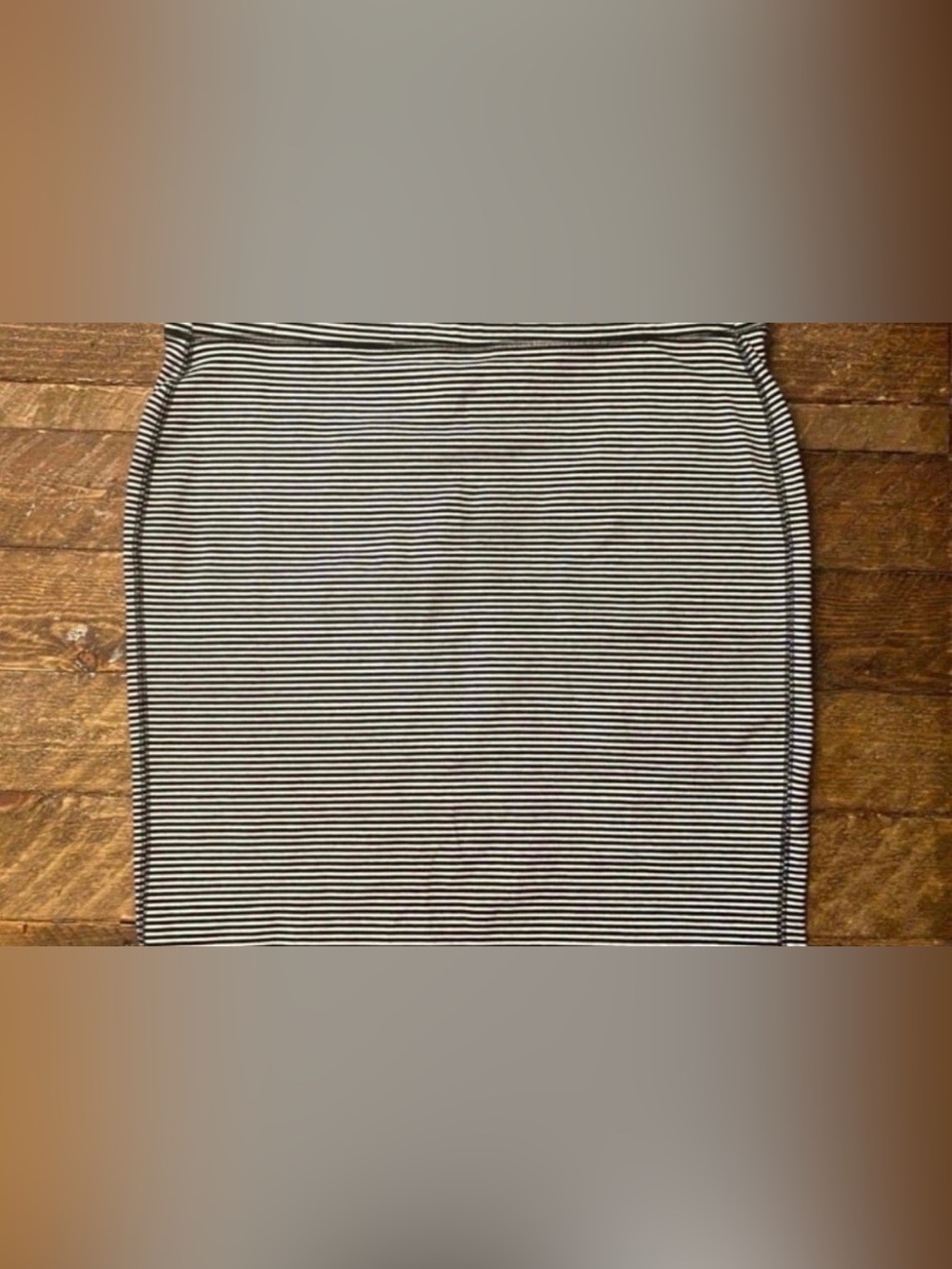 Women’s Black and White Striped Pencil Skirt (Size L)